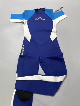 ชุดว่ายน้ำเก็บอุณหภูมิ **รุ่นเด็กโต แบรนด์ DIVE & SAIL 