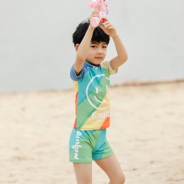 ชุดว่ายน้ำเด็ก Rainbow Smile กันยูวี 100% 