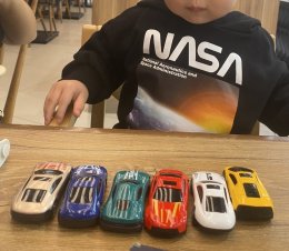 Flash Sale เซ็ตรถแข่ง 6 คันเซ็ตของเล่นรถแข่งสุดเท่ 