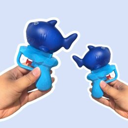 ปืนฉีดพ่นน้ำ อาวุธใหม่ของเล่นเด็กดีไซน์เท่ไม่ซ้ำใคร