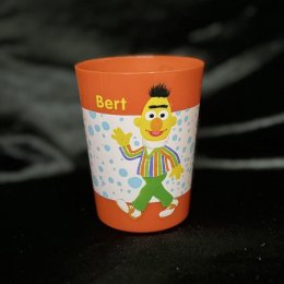 แก้วน้ำพลาสติก elmo เซ็ต 4 ใบ แถมแปรงที่มีที่ขูดลิ้นในตัว