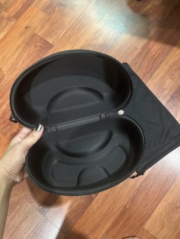 กล่องแว่นสกี แถมถุงผ้าใส่แว่นป้องกันเลนส์แว่นเป็นรอย 