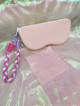 เคสซิลิโคนใส่แว่นพร้อมสายคล้องมือ