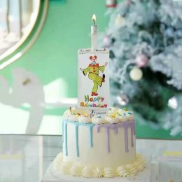 Surprise Banner candle