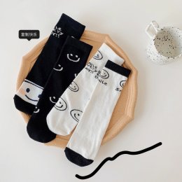 Set ถุงเท้า black n white smiley sock 4 คู่(SOCK117)