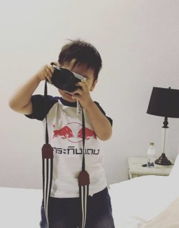 เสื้อยืดเด็กลายกระทิงแดง 