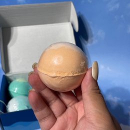 Marine animal bathbombs