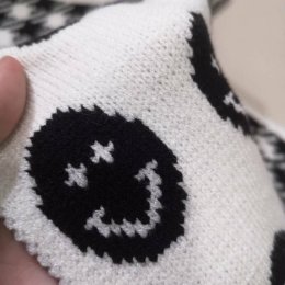 ผ้าพันคอ Black Smiley Scarf