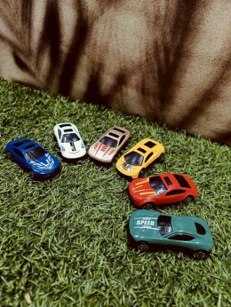 Flash Sale เซ็ตรถแข่ง 6 คัน