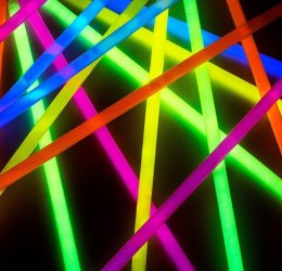 แท่งเรืองแสง 100 ชิ้นแถมตัวเชื่อมฟรี! 