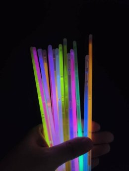 แท่งเรืองแสง 100 ชิ้นแถมตัวเชื่อมฟรี! 