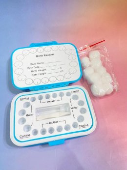 กล่องเก็บฟันน้ำนม พร้อมกล่องและไม้คีบ Baby tooth buddy