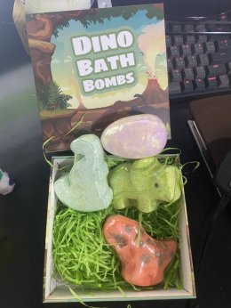 Dino bathbombs set ( set 4 ลูก)สำหรับเด็กที่ชอบไดโนเสาร์ 