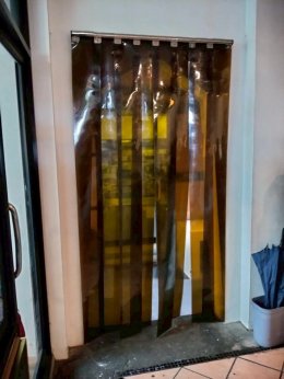 จำหน่าย และติดตั้งม่านกันแมลง ม่านทนเย็น ม่านอากาศ