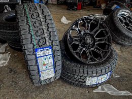 ล้อแม็กซ์แท้ Mohawk Geronimo พร้อมยาง Toyotire AT3 265/60/18