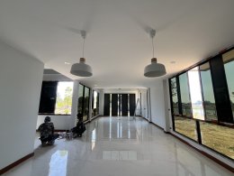 บ้านสองชั้น จ.สุพรรณบุรี