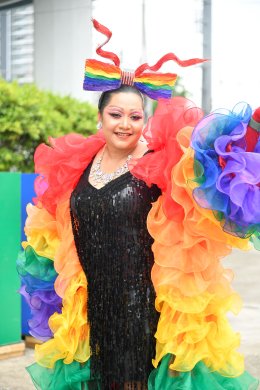 อิงฟ้า-ชาล็อต-บุ๊คโกะ-รัศมีแข นำทัพคนบันเทิง สะบัดธงสีรุ้งแห่งความเท่าเทียม สีสัน คลื่นมหาชน LGBTQIAN+ ล้นงาน Bangkok Pride Festival 2024 วาดดาว พลิกประวัติศาสตร์ ประกาศจุดยืน สมศักดิ์ศรีเพศกำหนดเอง