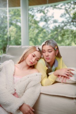 Two girls "Kik-Matree NEW COUNTRY" come back with a new single. “Someone is already sad,” a slow, touching song that captures the hearts of “Newby.”