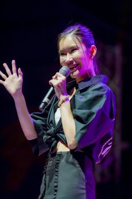 Fai - Yoko - Ice - Marisa는 마닐라에서 열린 Filled with Love Blank The Series II 마지막 에피소드 시청 파티에서 팬들을 소설 속 인물로 다시 보내기 위해 하늘을 날아갑니다.