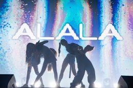 Wow so much!!!! "ALALA" goes on a big stage, showing off difficult moves.