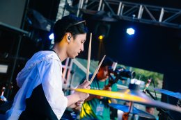 SCRUBB ศิลปินไทยวงแรกที่ได้รับเชิญไปแสดงใน 壹城YiCheng Park (One City Park) ·Music and Art Festival งานที่รวบรวมดนตรีและศิลปะไว้ด้วยกันของประเทศจีน ผลตอบรับดีเกินคาด