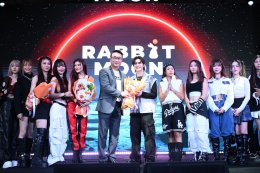 RABBIT MOON 在音樂界創造了一個巨大的現象，組織了「POP OVER THE MOON，讓我們去月球旅行」活動，準備將泰國音樂推向國際水平。