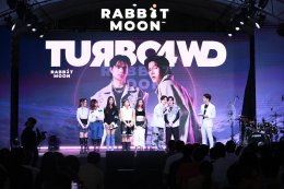 RABBIT MOON은 POP OVER THE MOON, Lets Journey To The Moon 이벤트를 조직하여 태국 음악을 국제적 수준으로 끌어올리는 등 음악 산업에 큰 현상을 일으키고 있습니다.