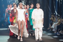 "เป๊ก ผลิต​โชค​" ร่วมเดินแบบงาน BIFW2022