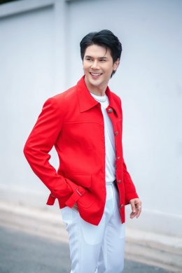 Powerful red Includes Grammy Gold artists Wear red clothes to welcome Chinese New Year.