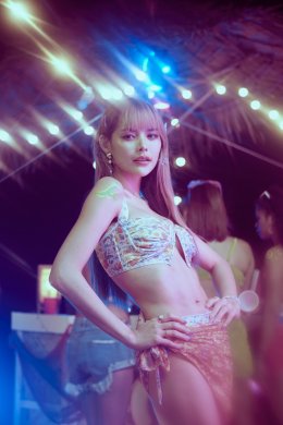 Prepare to be spicy!! Go with the petite Chili Kee Noo girl, "Muse Orapasaya" who comes in a bikini with the new song "Ying Talay".