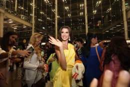 Miss Grand International 2022 destroys the airport!! Beauty queen fans flock to welcome "Queen Grand", all 10 crowns, very warm, "Ingfa", tears in her eyes, thank you for all the encouragement that you have given.