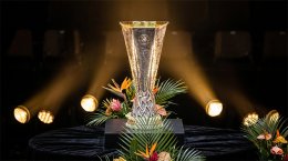UEFA Champions League Trophy ถ้วยที่นักฟุตบอลฝันอยากได้