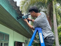 โครงการแสงสว่างแห่งปัญญาในทุ่งไกล: โครงการนี้มุ่งนำแสงสว่างและแหล่งเรียนรู้ไปยังโรงเรียนในชนบทของจังหวัดระยอง, ประเทศไทย เพื่อยกระดับการเข้าถึงการศึกษาและพลังงานสะอาดในชุมชนเหล่านี้ โครงการมอบโคมไฟพลังงานแสงอาทิตย์และแหล่งเรียนรู้ให้กับโรงเรียนไทยรัฐ