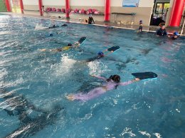 ประชาสัมพันธ์เรียนพิเศษว่ายน้ำโรงเรียนวุฒิวิทยา 2