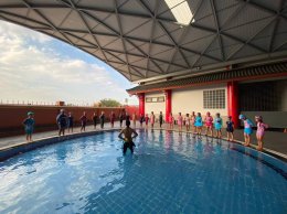 ประชาสัมพันธ์เรียนพิเศษว่ายน้ำโรงเรียนวุฒิวิทยา 2