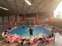 ประชาสัมพันธ์เรียนพิเศษว่ายน้ำโรงเรียนวุฒิวิทยา 2