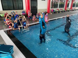 ประชาสัมพันธ์เรียนพิเศษว่ายน้ำโรงเรียนวุฒิวิทยา 2