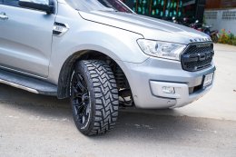 Ford Everest Mohawk WP953 Gloss Black & Matt Black