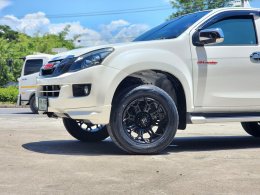 Isuzu D-Max Mohawk WP953 Gloss Black & Matt Black