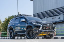 Mitsubishi Pajero V-RACING VZ01 Gloss Black & Matt Black