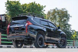 Mitsubishi Pajero V-RACING VZ01 Gloss Black & Matt Black