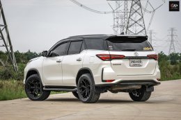 Toyota Fortuner V-RACING VZ01 Gloss Black & Matt Black