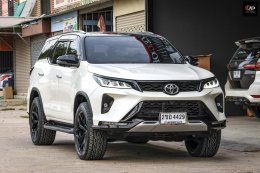 Toyota Fortuner V-RACING VZ01 Gloss Black & Matt Black