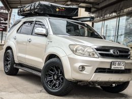 Toyota Fortuner  Mohawk WP953 Gloss Black & Matt Black