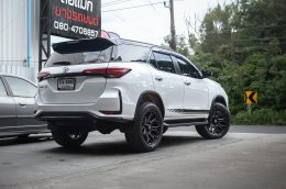 Toyota Fortuner  Mohawk WP953 Gloss Black & Matt Black