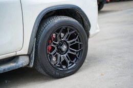 Toyota Fortuner  Mohawk WP953 Gloss Black & Matt Black