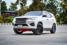 Toyota Fortuner  Mohawk WP953 Gloss Black & Matt Black