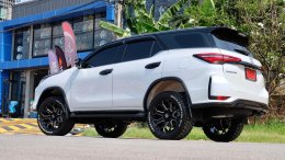 Toyota Fortuner  Mohawk WP953 Gloss Black & Matt Black