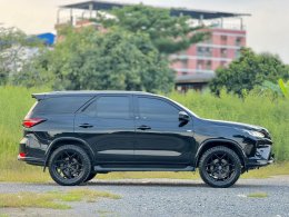 Toyota Fortuner V-RACING VZ01 Gloss Black & Matt Black