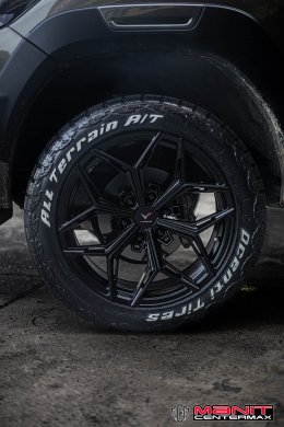 Toyota Revo V-RACING VZ01 Gloss Black & Matt Black